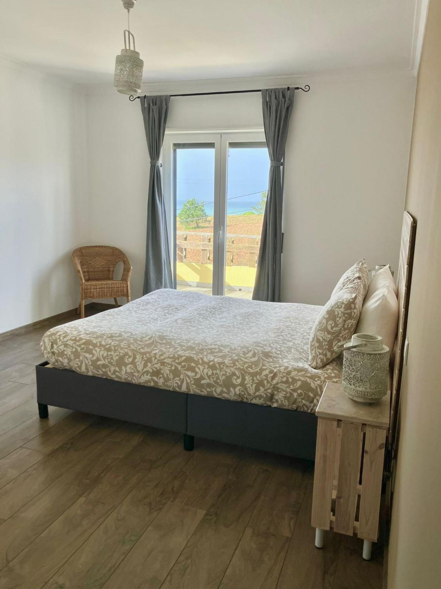 The Globetrotter'S Inn Ерисейра Екстериор снимка